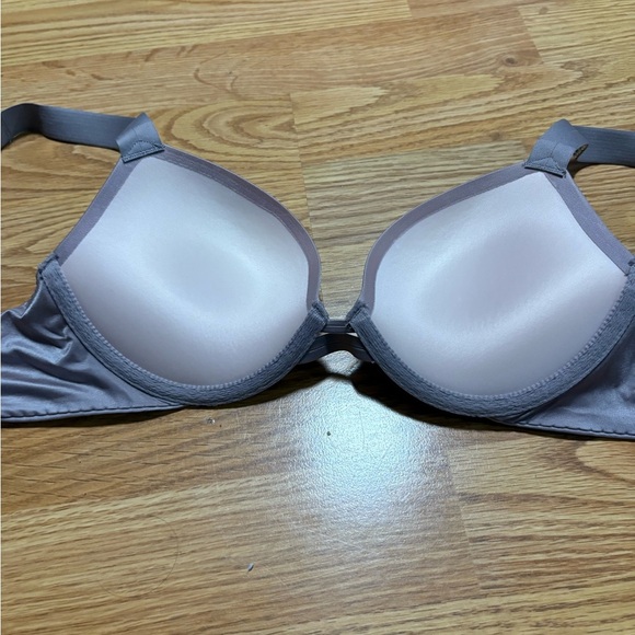 Victoria Secret Very Sexy Push-up bra with rhinestones 32B - Picture 6 of 6